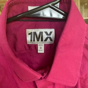 Men’s Express fitted long sleeve button shirt,med